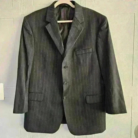 Jos.A.Bank Dark Navy Sinvle Breasted Pinstripe Wool Blazer Size 44R EUC - Picture 1 of 12